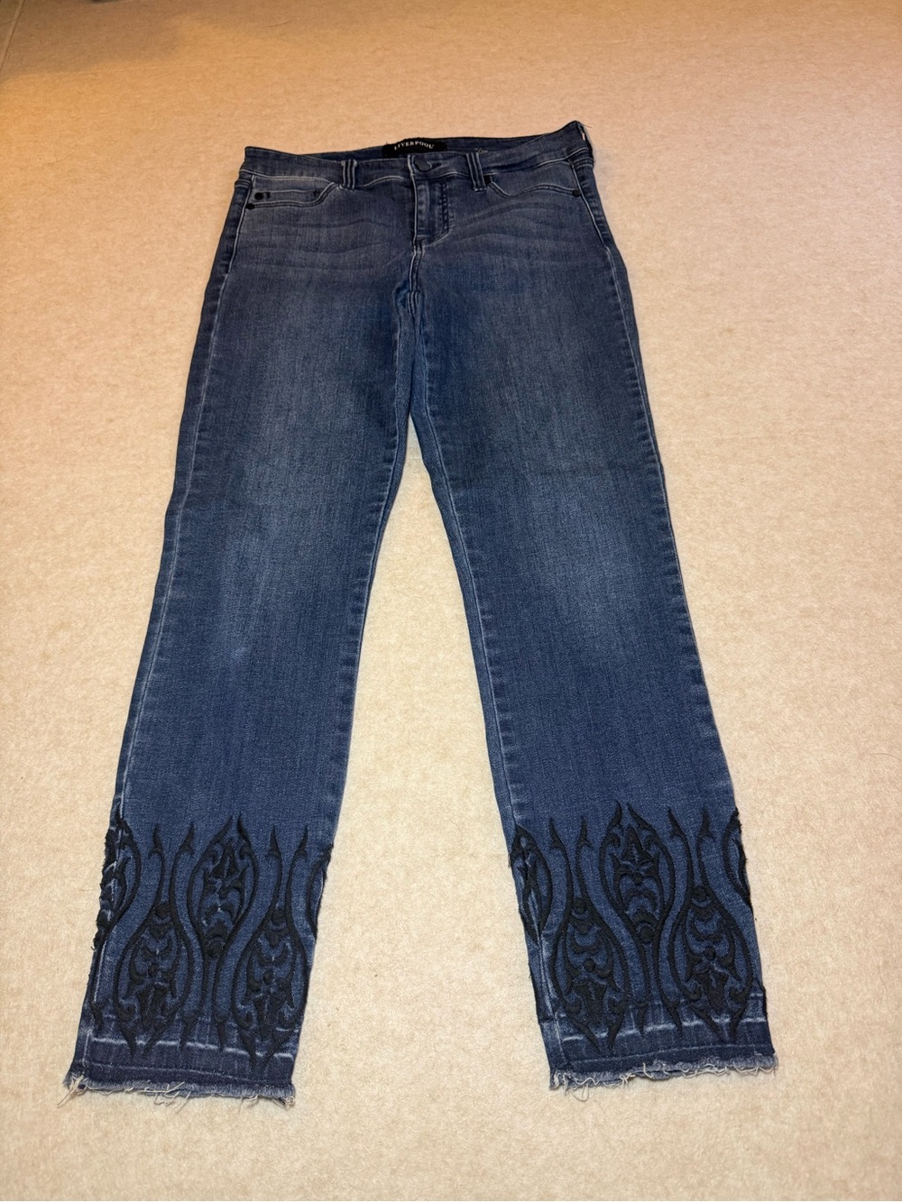 Liverpool The Ankle Skinny Frayed Raw Hem Medium Wash Black Embroidery Size US 6